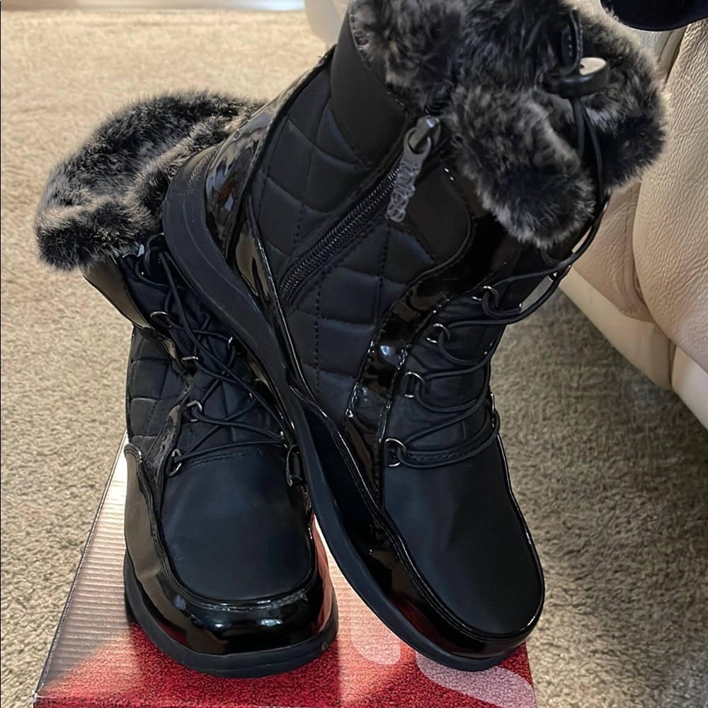 Totes Isotoner Ada Snow Boots - Black - 8M NWOT